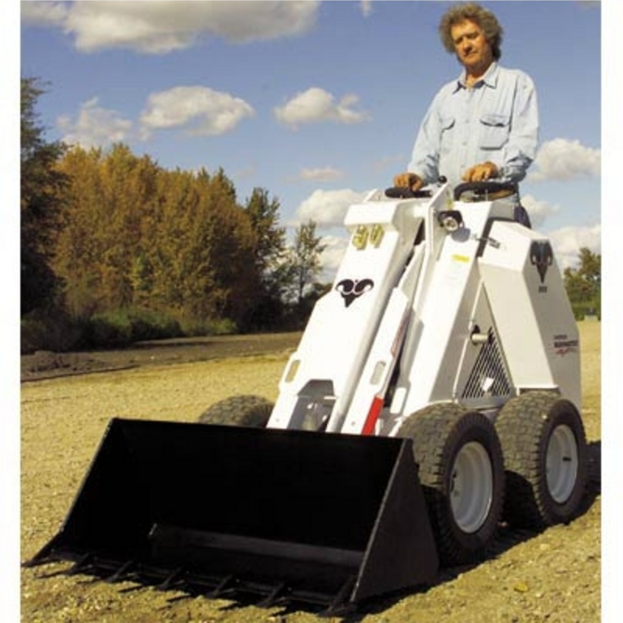 Ramrod 4WD Mini Skid Loader — 27 HP Engine, Model NT950LKG Northern